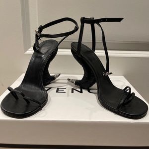 Givenchy Show Shark Tooth Heels Size 37.5
